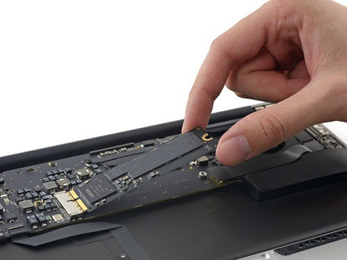 (gu)֪W(wng)վiFixitQ¿11Ӣ¿13ӢMacBook AirSSDٶȌ(du)һ£Y(ji)l(f)F(xin)13ӢMBAC(j)SSD_(sh)ҪϽһ